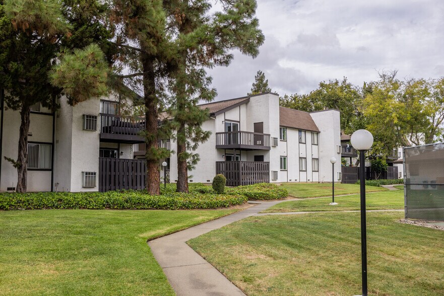 More Photos Of 1700 E Tabor Ave, Fairfield Apartments For Sale