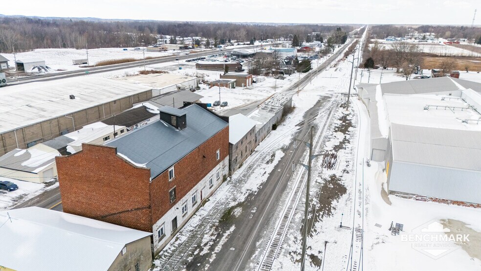 More Photos Of 4017 Railroad, Williamson Warehouse For Sale