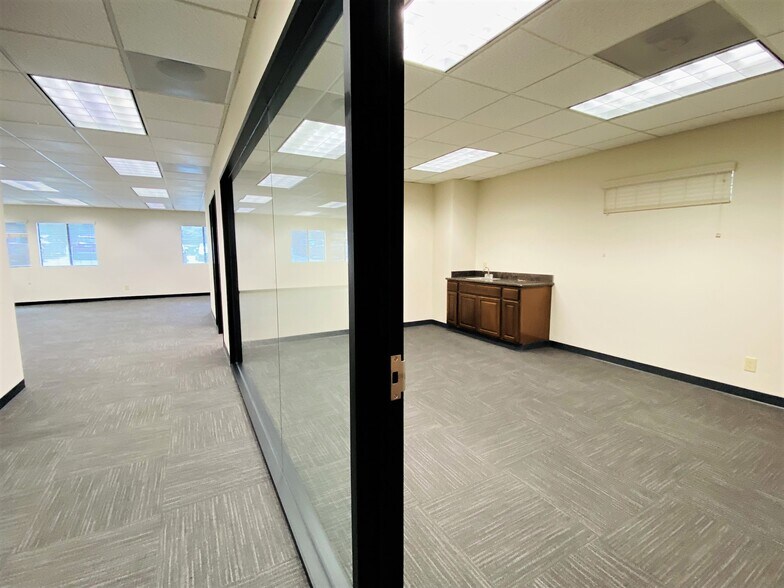 More Photos Of 20665 4th St, Saratoga Loft Creative Space For Lease