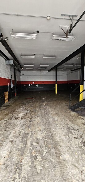 More Photos Of 655 Pennsylvania Ave, Elizabeth Showroom For Lease