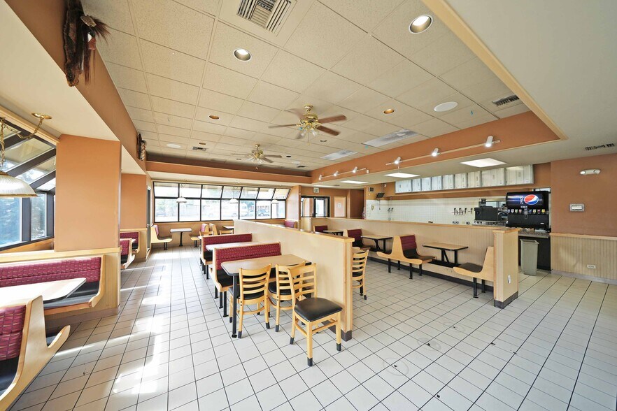 More Photos Of 318 S Wapato Ave, Wapato General Retail For Sale