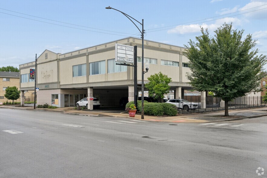 More Photos Of 4425 W 63rd St, Chicago Office For Lease