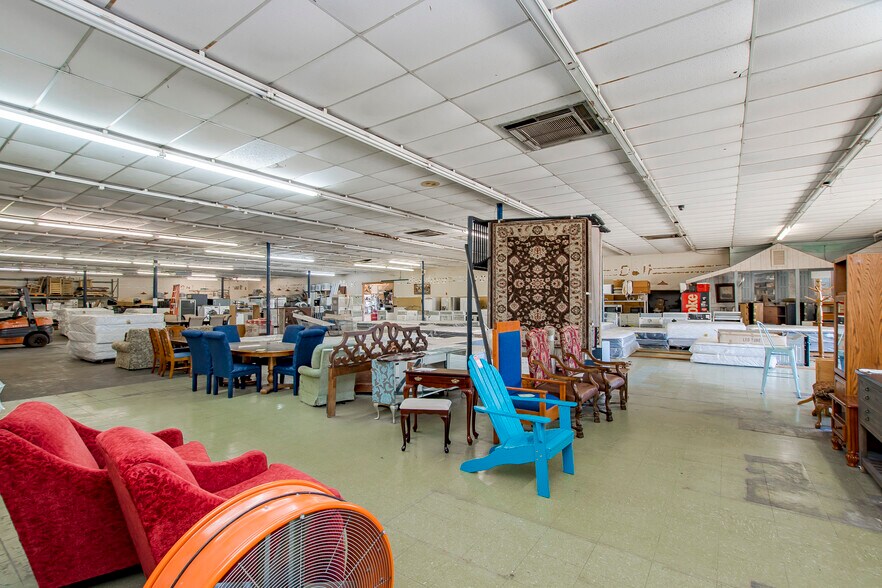 More Photos Of 12282 Highway 431, Saint Amant Storefront Retail Office For Sale