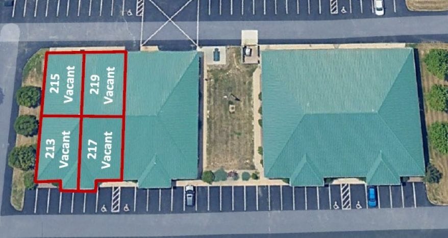 More Photos Of 231-239 Fox Hill Rd, Saint Charles Showroom For Lease