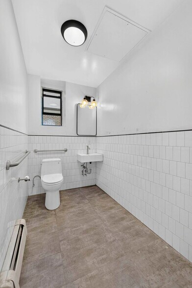 More Photos Of 372 Union Ave, Brooklyn Apartments For Lease
