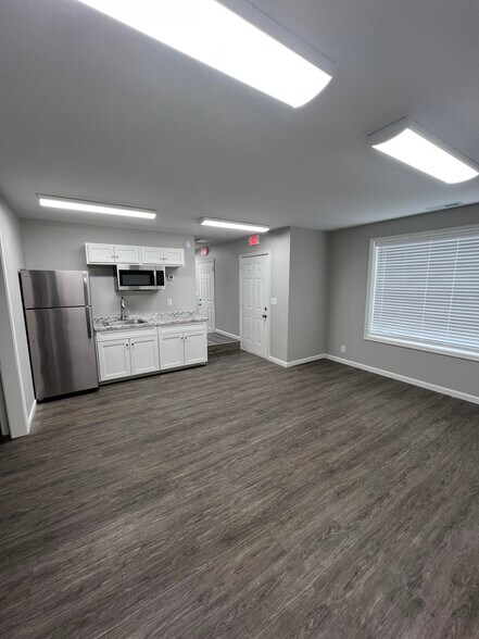 More Photos Of 2403 Kline Ave, Nashville Warehouse For Lease