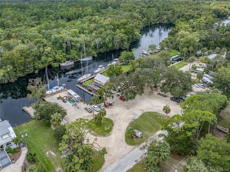 More Photos Of 6617 Riverside Dr, Yankeetown Marina For Sale