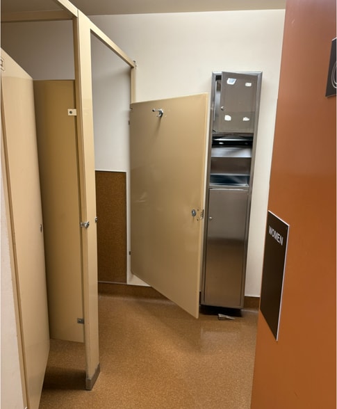 More Photos Of 2933 The Villages Pky, San Jose Bank For Lease