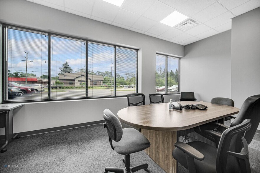 More Photos Of 1227 N Cedar Rd, New Lenox Office For Lease