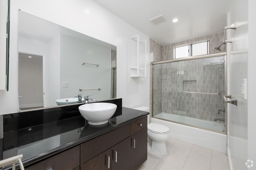 More Photos Of 6337 Primrose Ave, Los Angeles Apartments For Sale