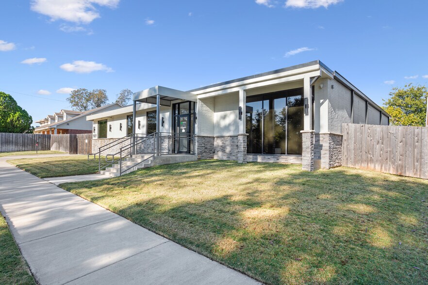 More Photos Of 1927 Columbus Ave, Waco Office For Sale
