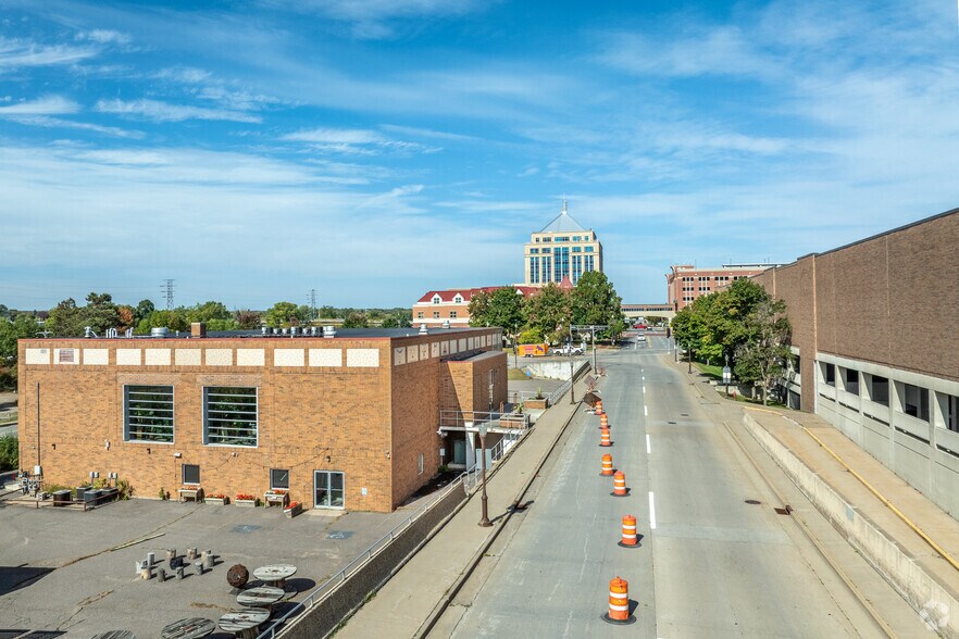 More Photos Of 130 N 1st St, Wausau Storefront Retail Office For Sale