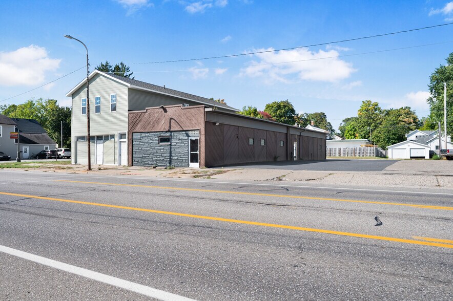 Primary Photo Of 605 N State St, Big Rapids Loft Creative Space For Sale