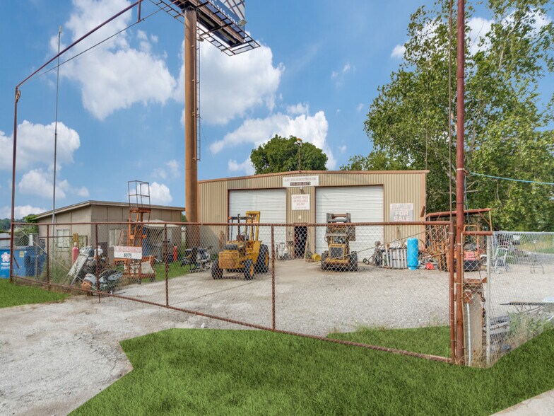More Photos Of 40175 Interstate 10 W, Boerne Industrial For Sale