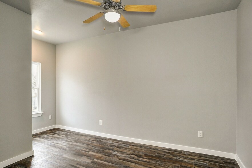 More Photos Of 1420 Park Pl, Sherman Apartments For Sale