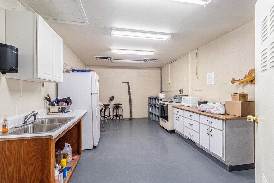 More Photos Of 625 Ocoee St, Copperhill Freestanding For Sale