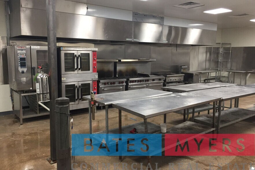 More Photos Of 4807 Norma Street, Dallas Showroom For Sale