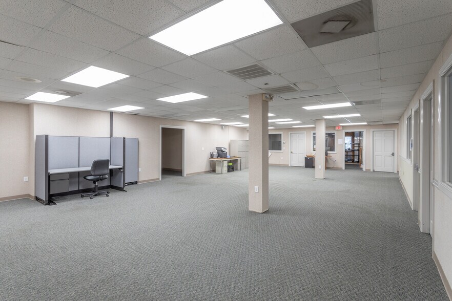 More Photos Of 675 N Jeff Davis Dr, Fayetteville Bank For Sale