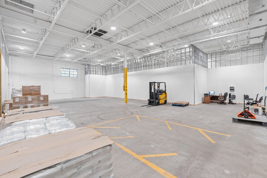 More Photos Of 14 Home News Row, New Brunswick Warehouse For Lease