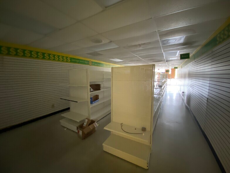 More Photos Of 1520 E Greenville St, Anderson Freestanding For Lease