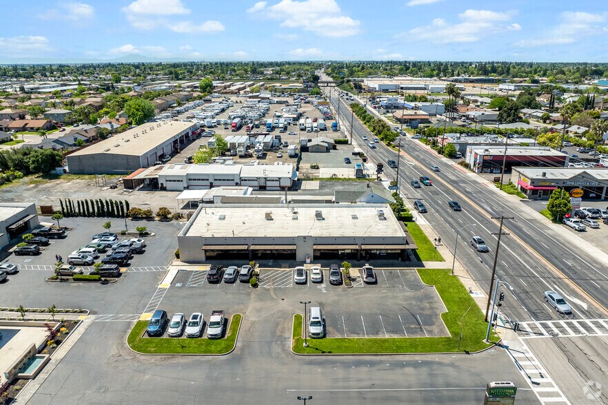 More Photos Of 400 E Kettleman Ln, Lodi Unknown For Lease