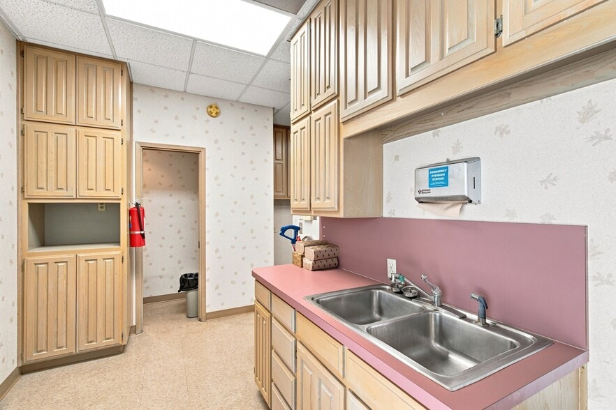 More Photos Of 901 Medical Centre Dr, Arlington Healthcare For Sale
