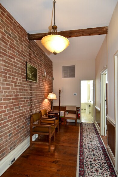More Photos Of 109-111 S Fairfax St, Alexandria Office For Sale