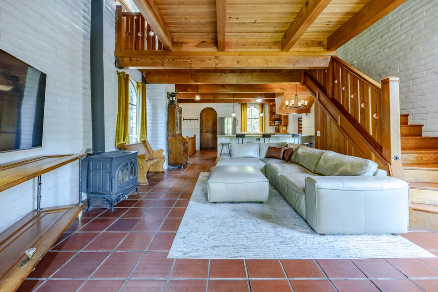 More Photos Of 1820 E 28th Ave, Eugene Multifamily For Sale