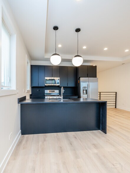 More Photos Of 6050 Eberhart ave, Chicago Apartments For Sale