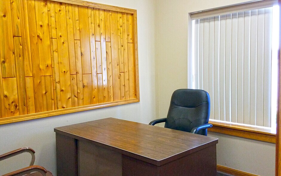 More Photos Of 209 S Bradley Hwy, Rogers City Medical For Sale