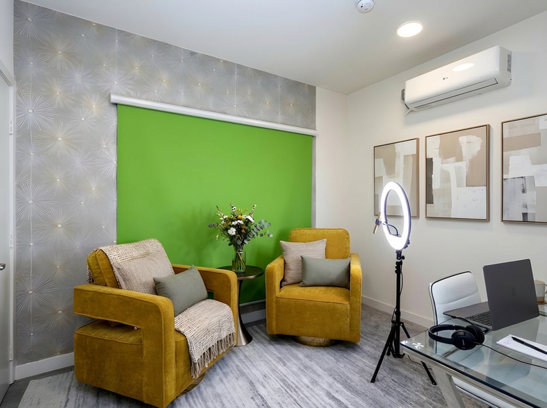 More Photos Of 10555 Bloomfield St, Toluca Lake Apartments For Sale
