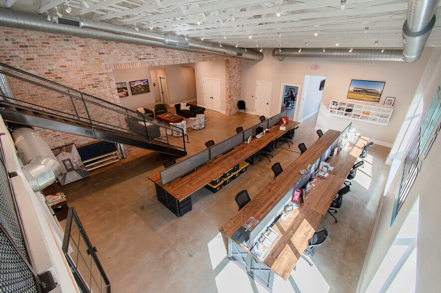 More Photos Of 1645 Greens Prairie Rd W, College Station Office For Sale