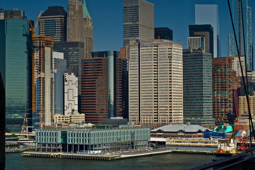 More Photos Of 199 Water St, New York Office For Lease