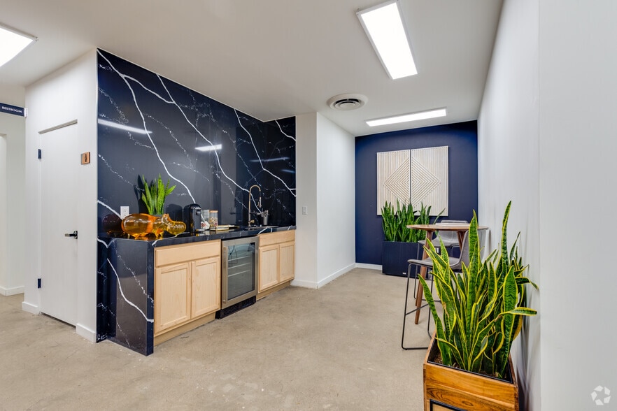 More Photos Of 319 S 3rd St, Las Vegas Loft Creative Space For Sale