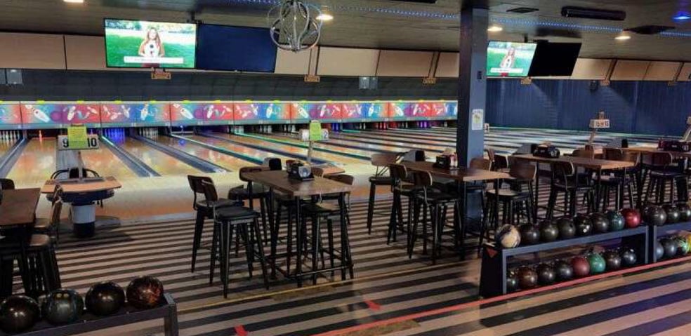 More Photos Of 3212 20th Ave, Valley Sports And Entertainment For Sale