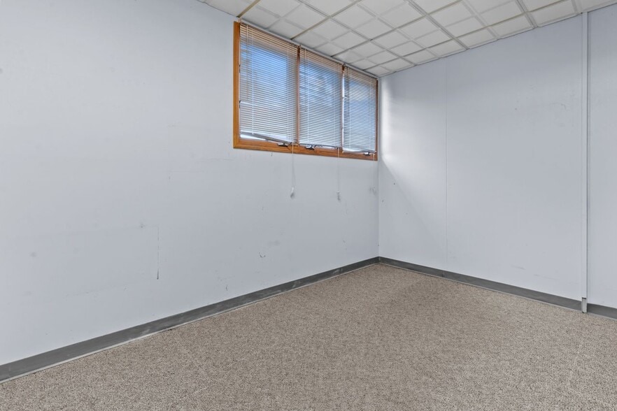 More Photos Of 1301 S 6th St, Noblesville Manufacturing For Sale