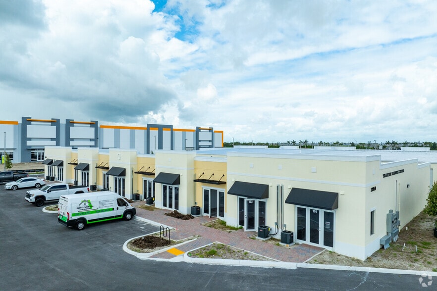 More Photos Of 11950 SW Tom Mackie Blvd, Port Saint Lucie Light Manufacturing For Lease