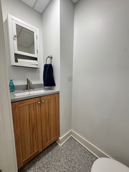More Photos Of 121 S Center St, Clinton Office For Sale