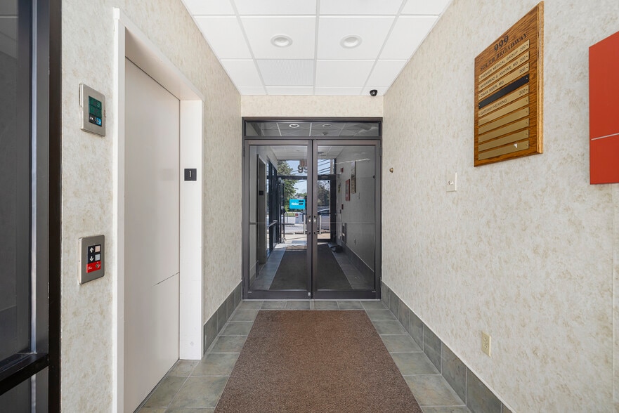 More Photos Of 999 S Broadway, East Providence Medical For Lease