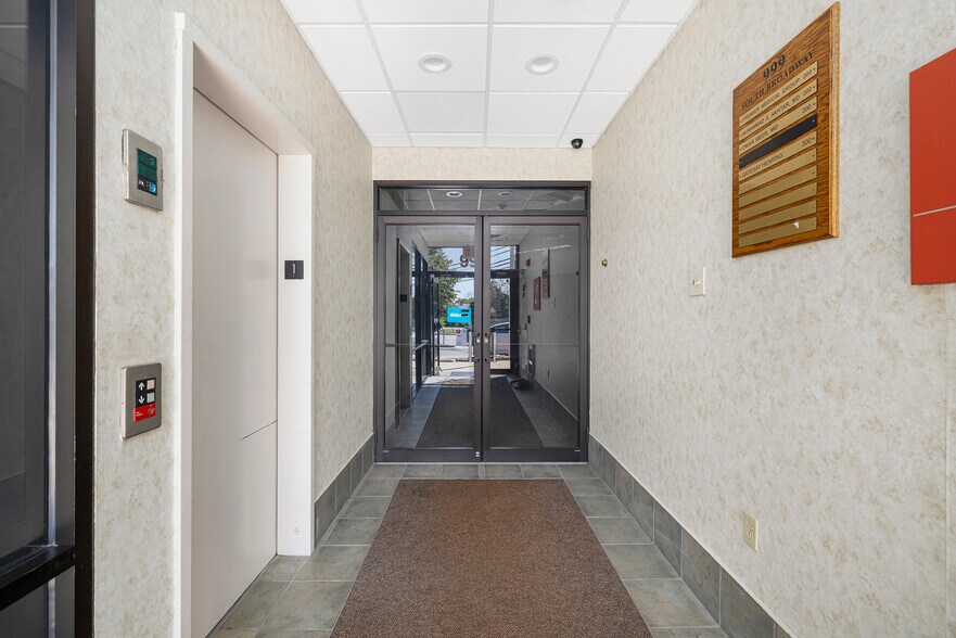 More Photos Of 999 S Broadway, East Providence Medical For Sale