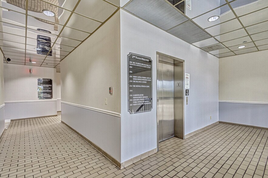 More Photos Of 9123 N Military Trl, Palm Beach Gardens Office For Lease