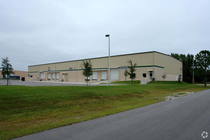 More Photos Of 3875 Mercy Star Ct, Orlando Warehouse For Lease