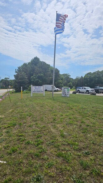 More Photos Of 810 MacArthur Blvd, Pocasset Auto Repair For Sale