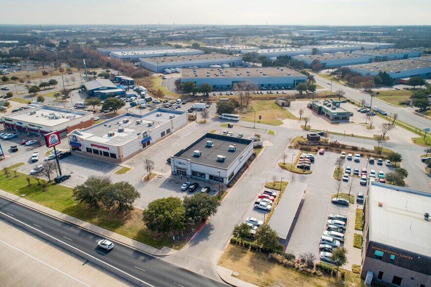 More Photos Of 451 W Louis Henna Blvd, Austin Freestanding For Lease