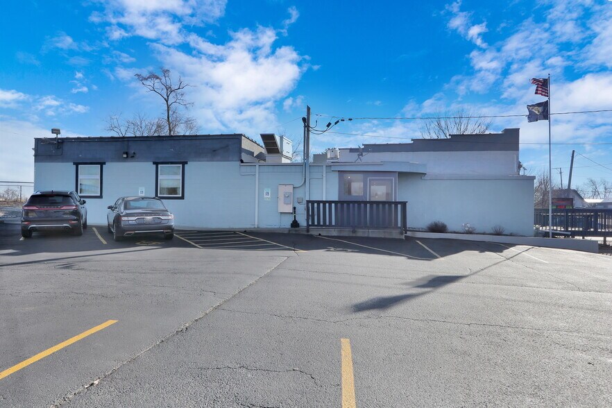 More Photos Of 2816 Route 120, Mchenry Restaurant For Sale