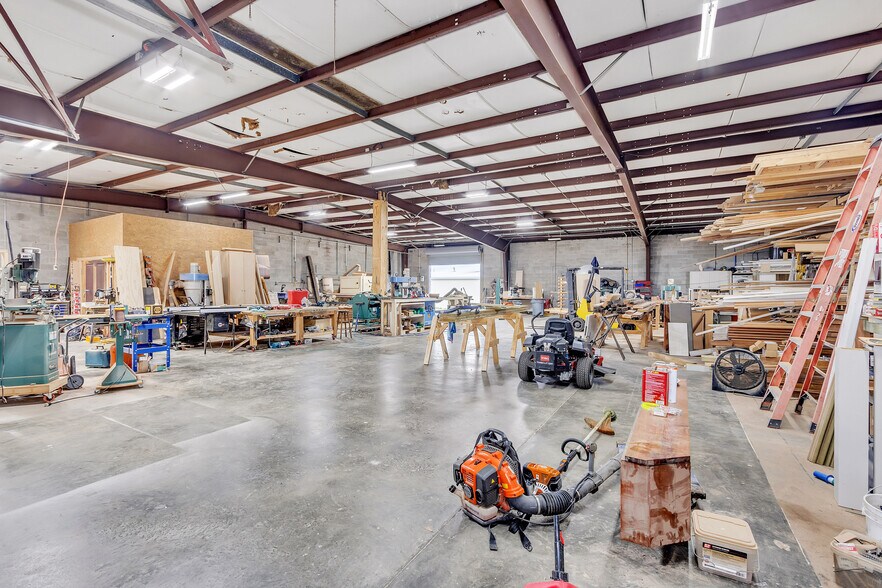 More Photos Of 1827 Killingsworth Rd, Augusta Warehouse For Lease
