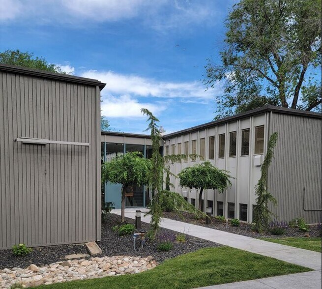 More Photos Of 9777 W Chinden Blvd, Garden City Office For Lease