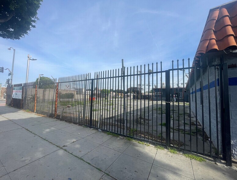 More Photos Of 310 N Long Beach Blvd, Compton Storefront Retail Office For Sale