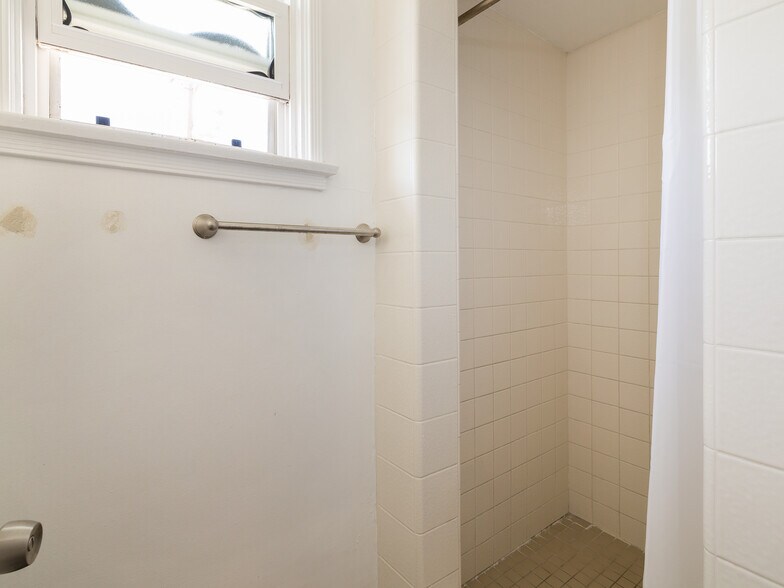 More Photos Of 221 Concord St, El Segundo Apartments For Sale