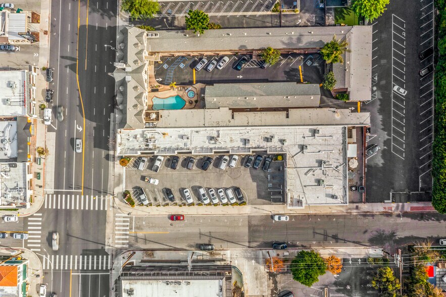 More Photos Of 19458 Ventura Blvd, Tarzana Unknown For Lease